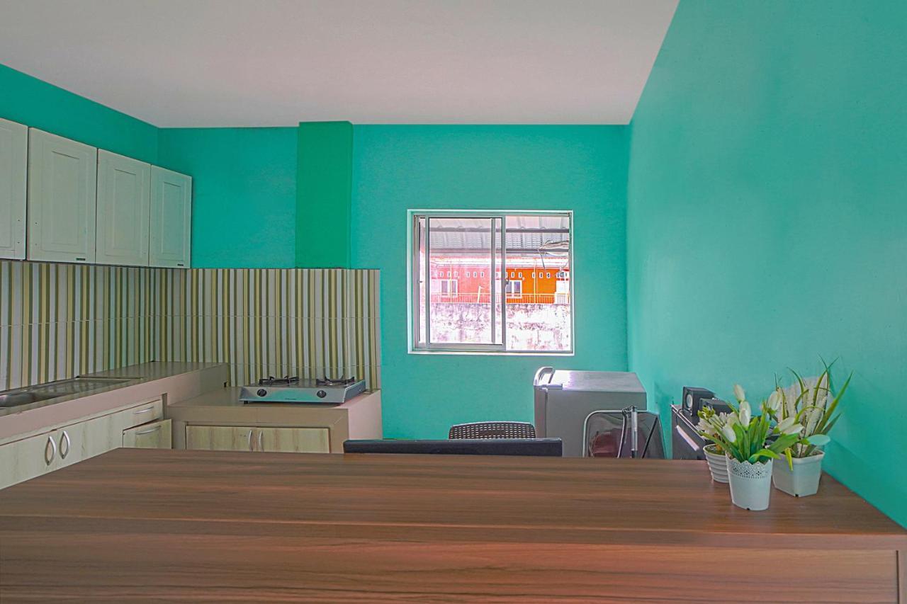 Oyo 90637 Rumah Ni Karo Medan Buitenkant foto