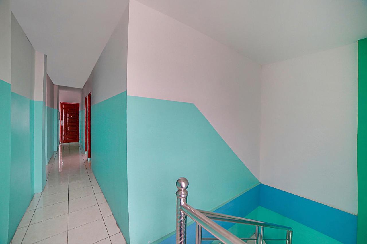 Oyo 90637 Rumah Ni Karo Medan Buitenkant foto