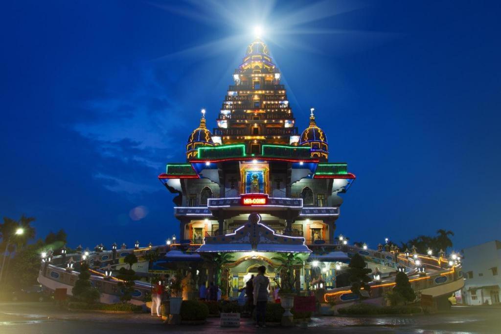 Oyo 90637 Rumah Ni Karo Medan Buitenkant foto